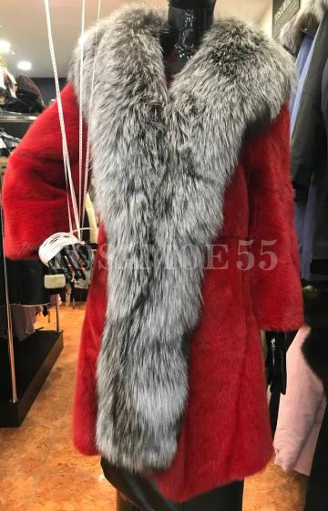 Красная норковая шуба с отделкой из чернобурки